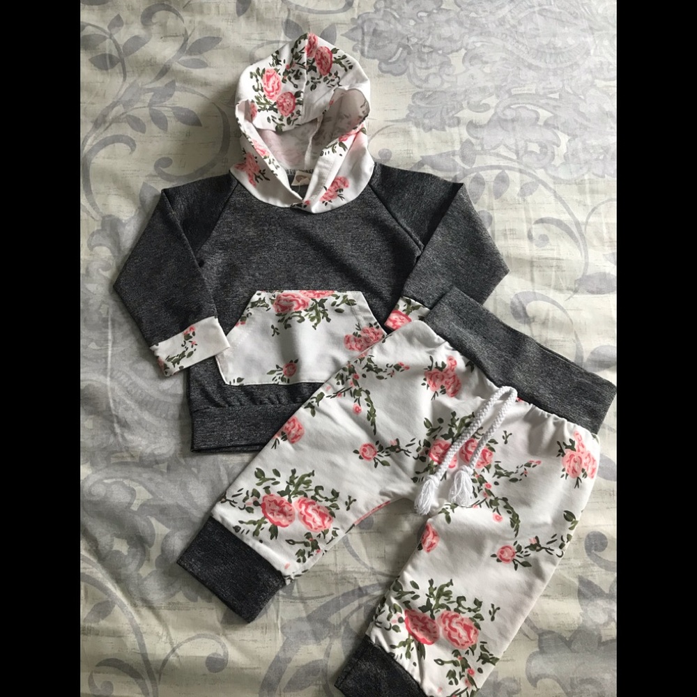 Never Worn Baby Floral Sweats, Size 6-12 mos